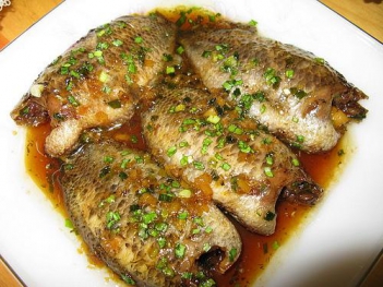 Cách kho cá rô phi với rau răm - DU LỊCH HÀ TIÊN
