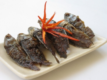 Thực đơn hàng ngày nên có cá rô chiên giòn - DU LỊCH HÀ TIÊN