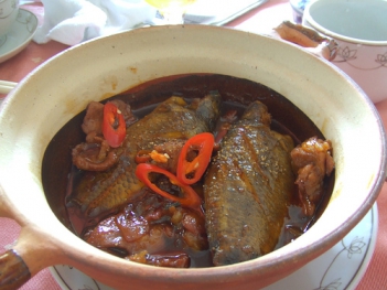 Bữa ăn không nên quên món cá rô kho dứa - DU LỊCH HÀ TIÊN