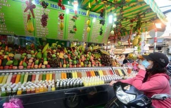 Thật chất của nước hoa quả từ những xe đẩy hàng trên đường - Du lịch Việt Nam